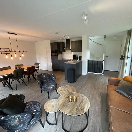 Cosy In A Wooded Area In Holiday home Lochem