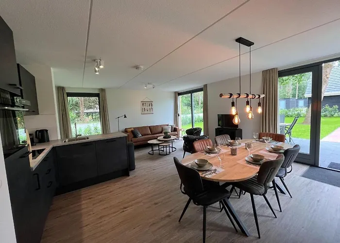 In Near Forest & Cycling Lochem